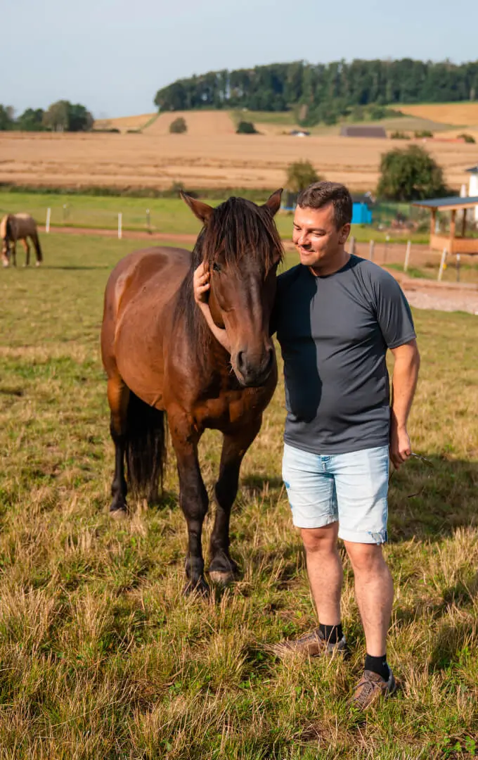 Joachim mit Pferd Navajo